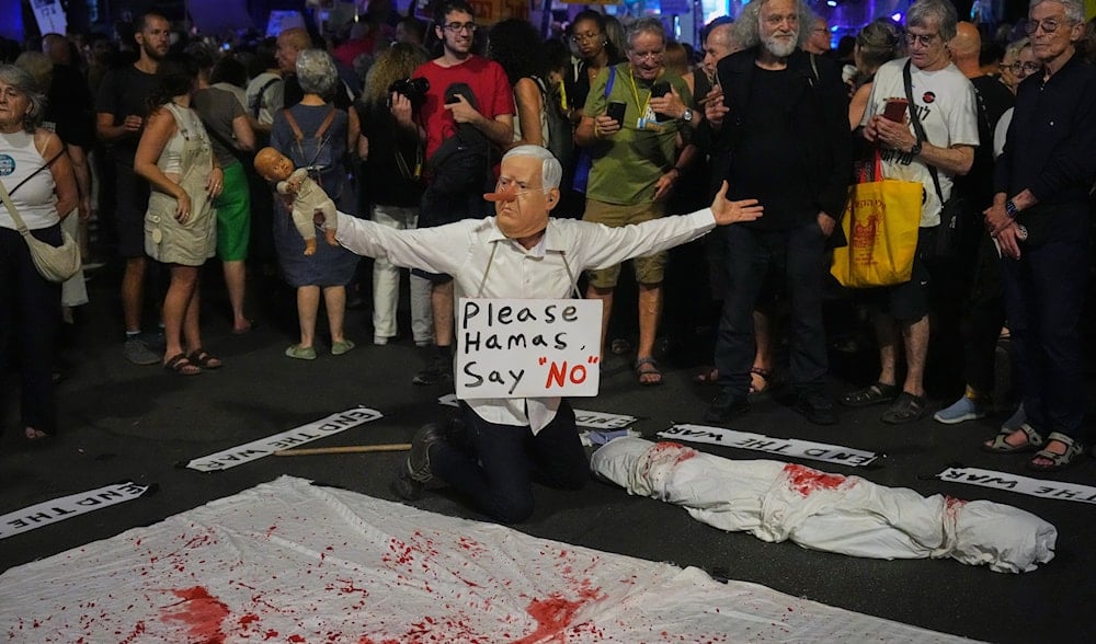 Tens of thousands rally in Tel Aviv demanding prisoner exchange deal
