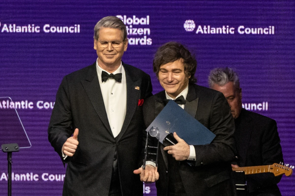 US withdrew nearly $900 million from its IMF reserves, as Argentina faced debt payments.