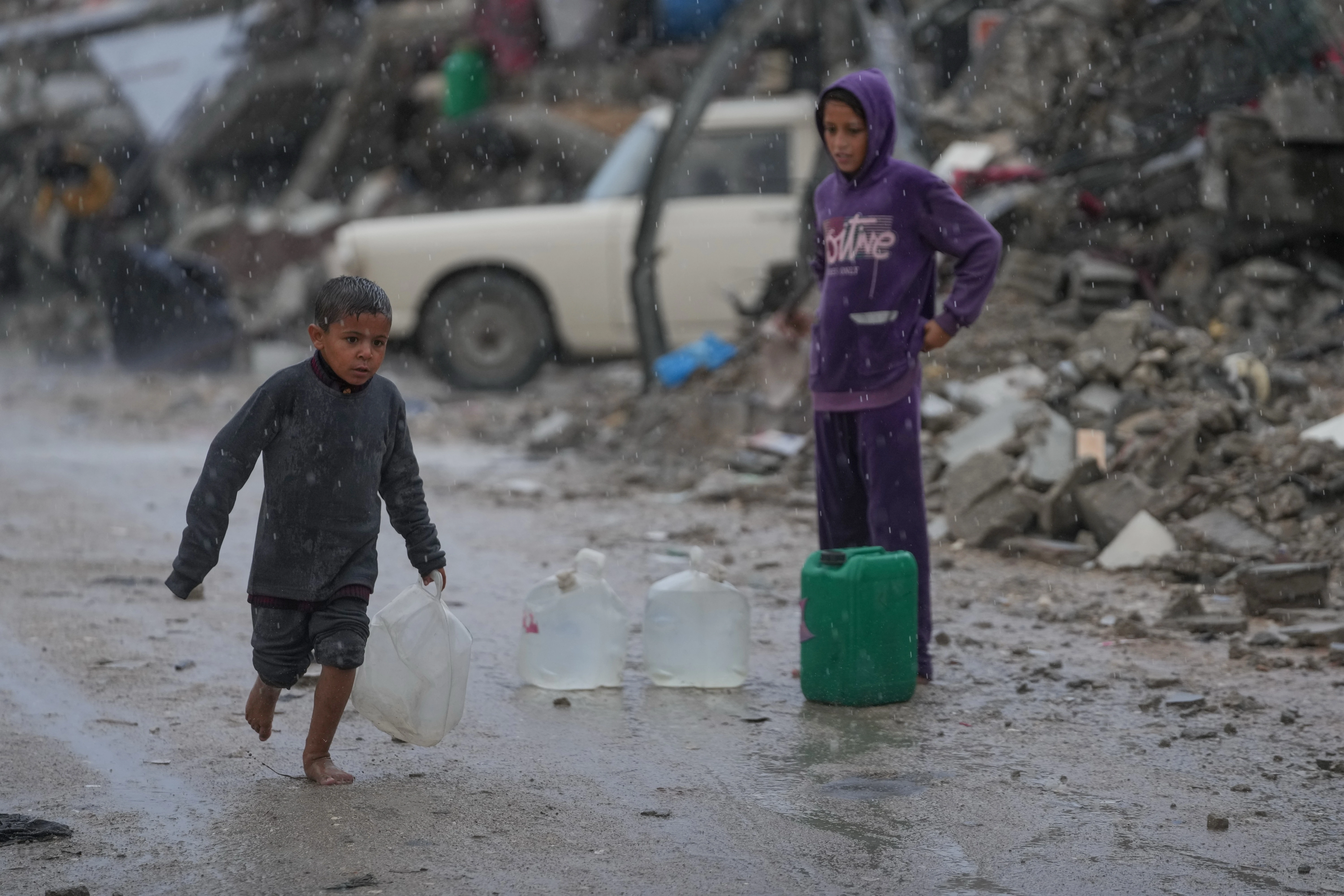 Over 900 Gaza patients die as medical evacuations blocked: WHO