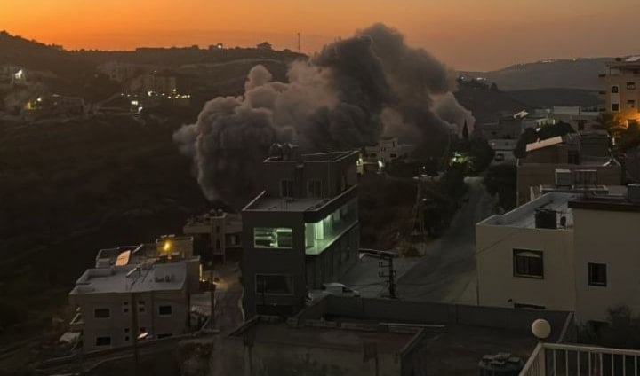 Israeli attacks hit Ainatha, Tayr Felsay after issuing threats