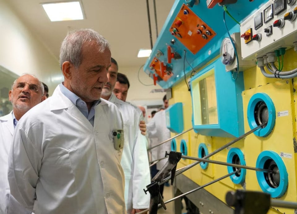 Iranian President Masoud Pezeshkian visits the Iranian Atomic Energy Organisation in Tehran, Iran, November 2, 2025 (WANA)