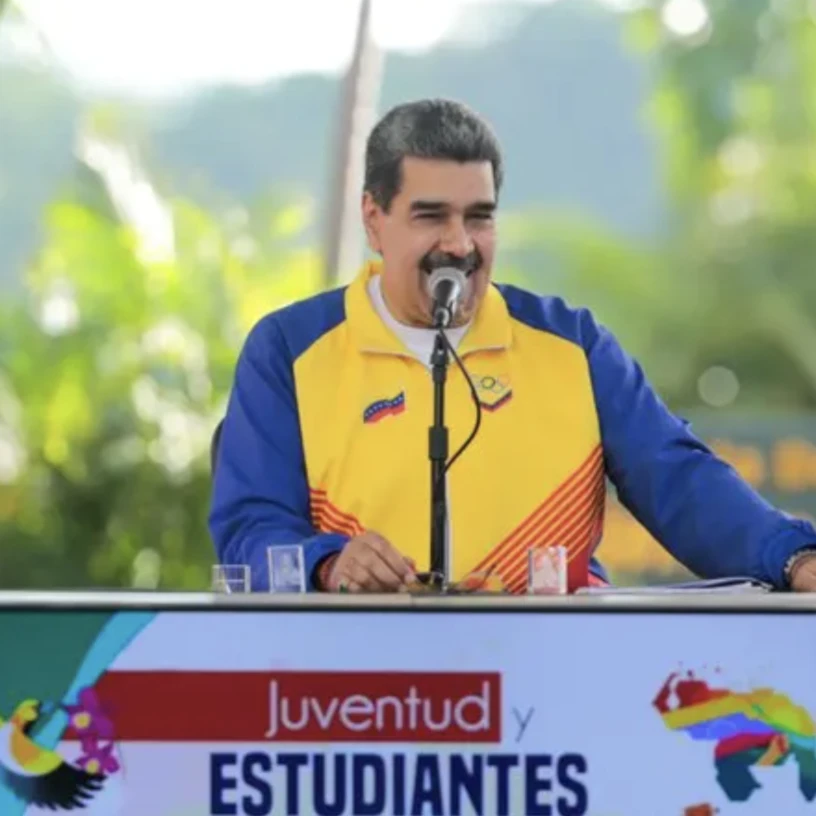 Maduro marks Venezuelan student day, praises youth role in education