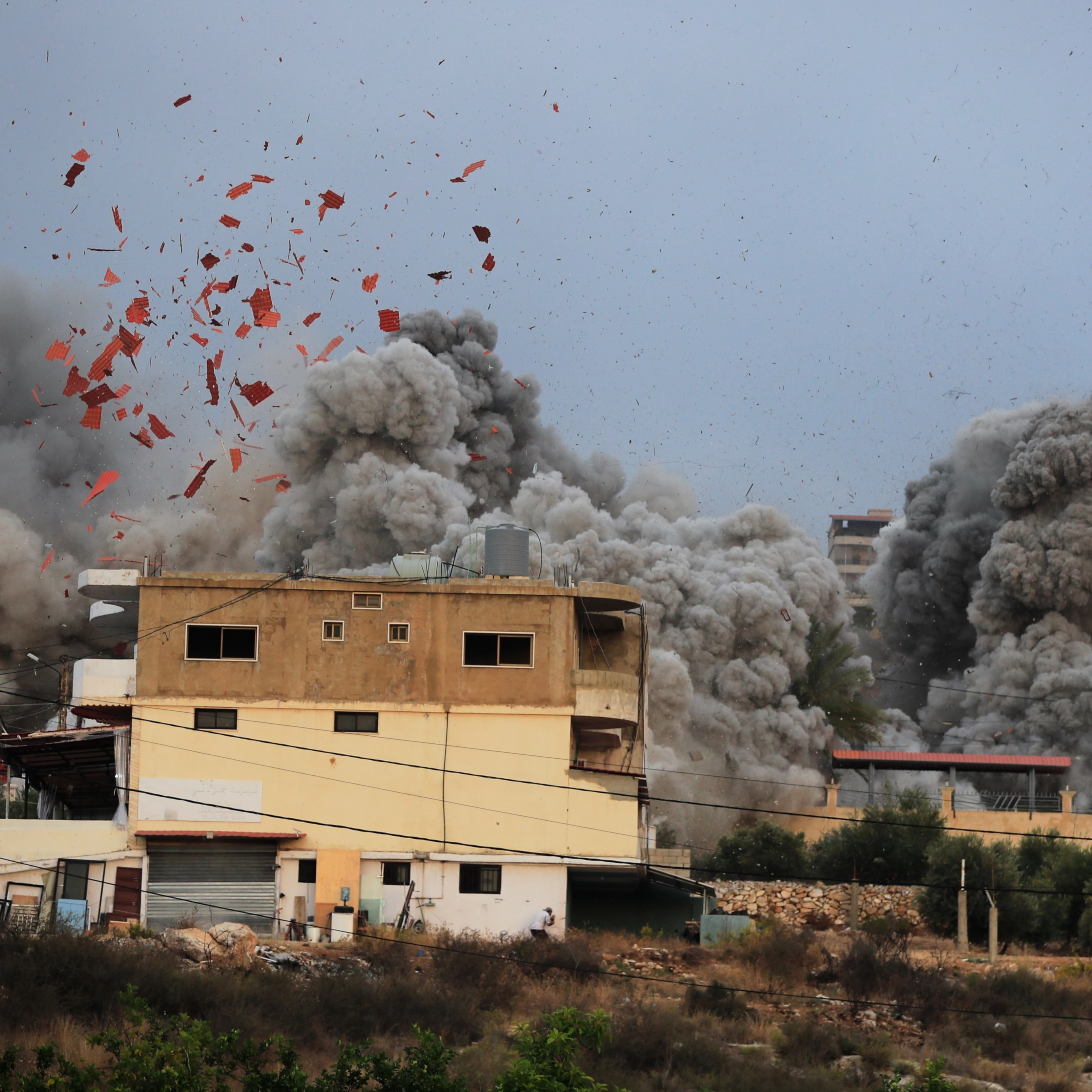 Smoke rises following an Israeli airstrike in the village of Teir Debba, southern Lebanon, Thursday, Nov. 6, 2025 (AP)