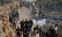Israeli occupation detains 100 Palestinians in West Bank raid