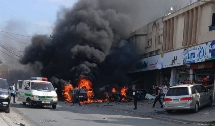 'Israel' strikes civilian car in Nabatieh district, injuries Confirmed