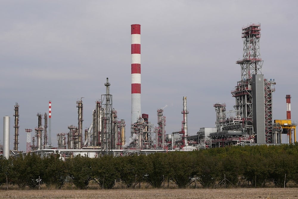 OPEC+ to maintain oil output levels as global supply surplus looms