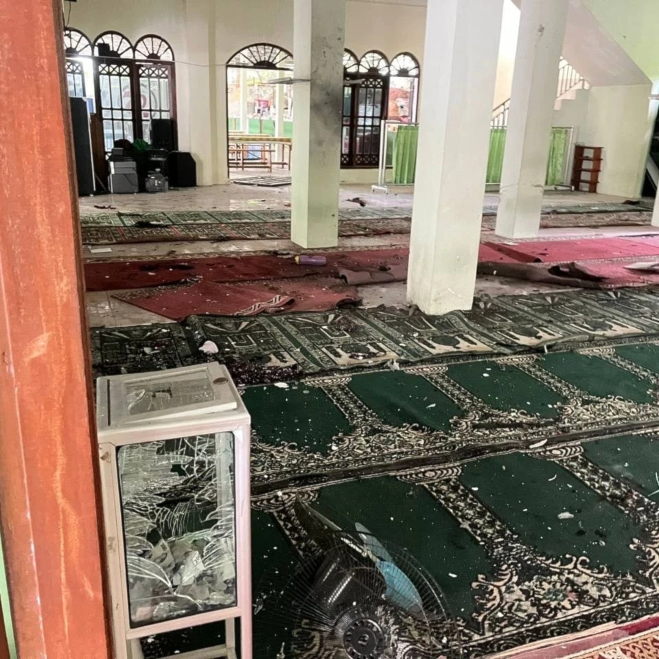 An explosion occurred during Friday prayers at the mosque inside SMAN 72 in Jakarta. (X, @SputnikIndo)