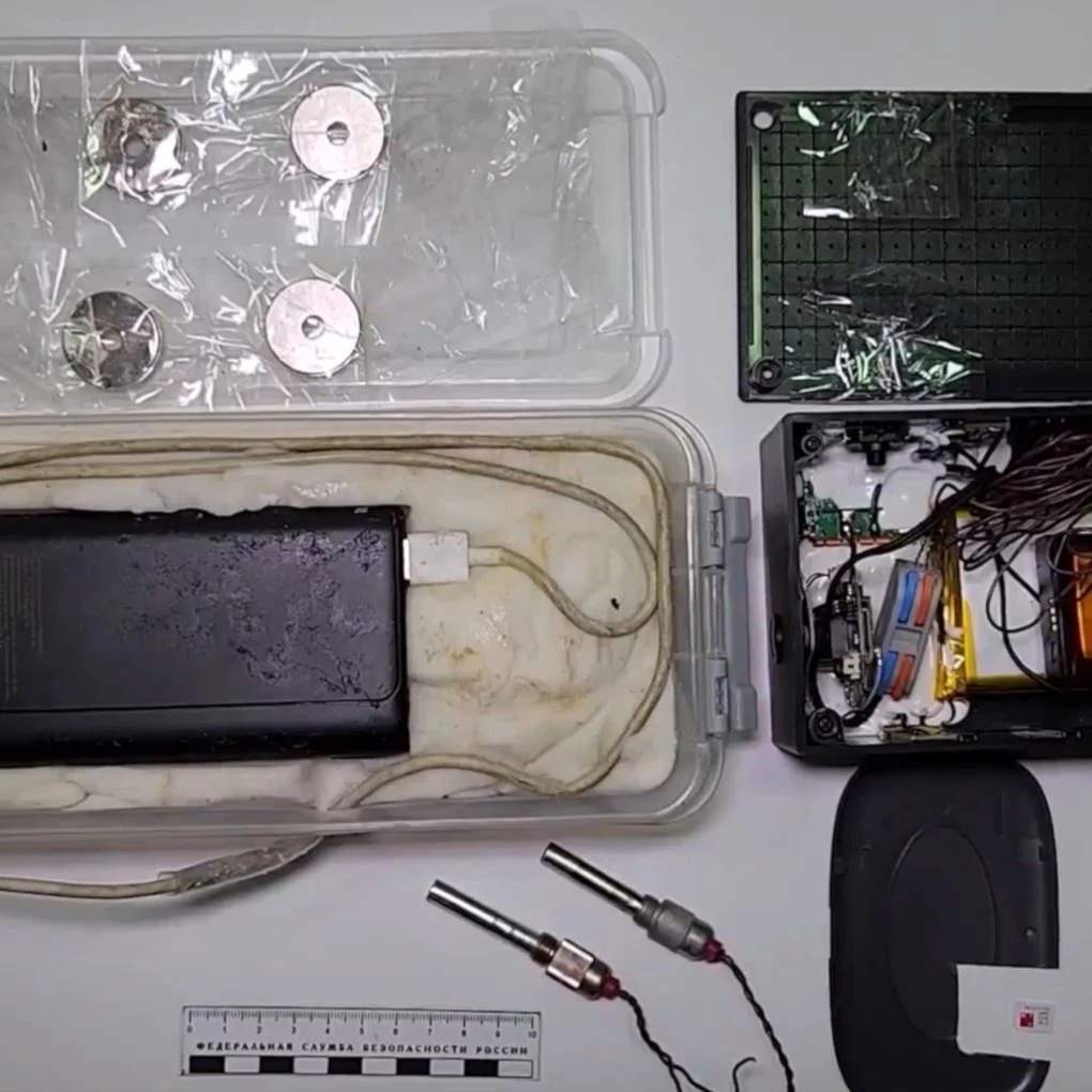 Footage released by the Russian Federal Security Service revealing devices meant to be used for an assassination plot in Crimea, Russia, December 1, 2025 (Sputnik)