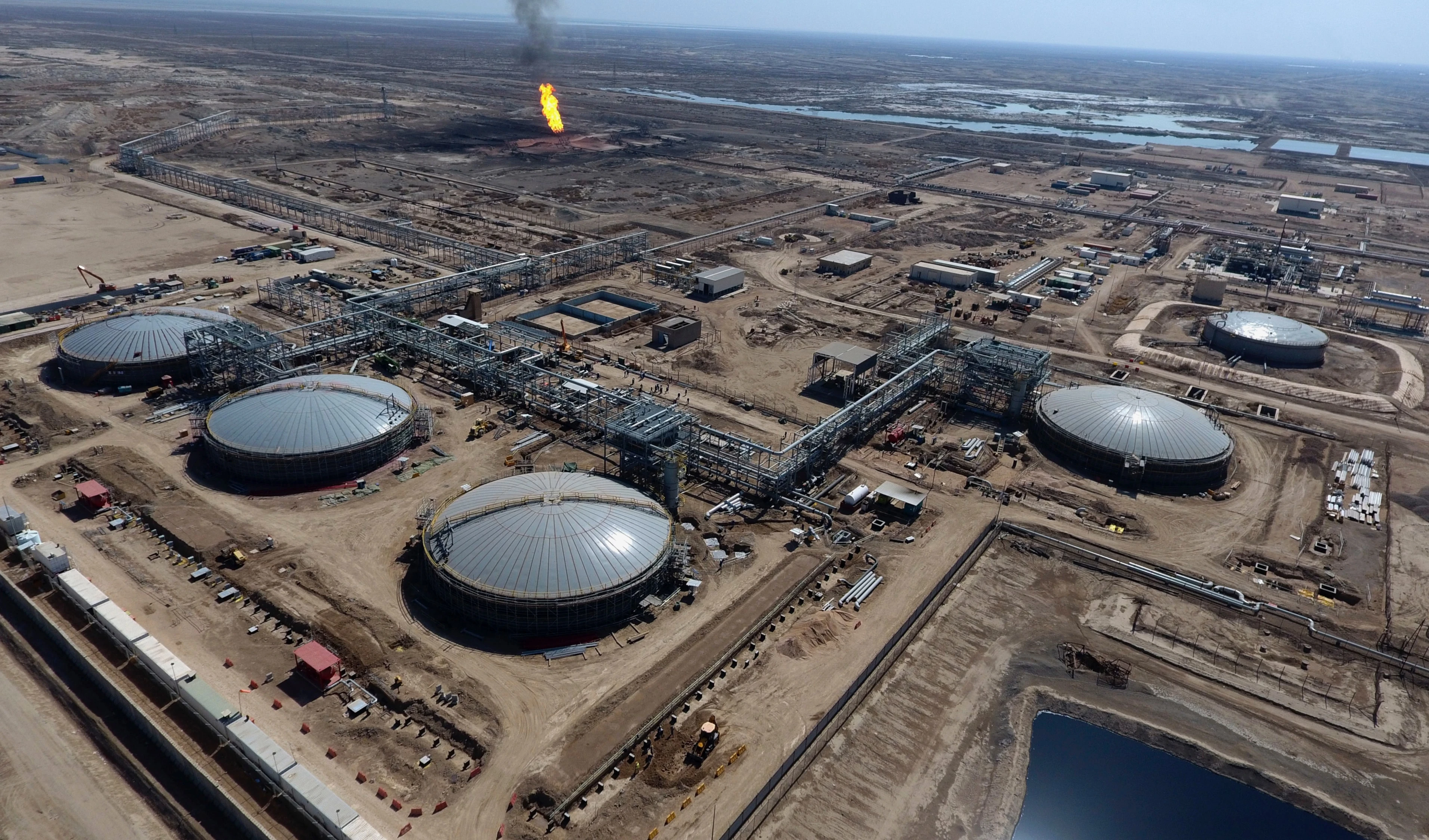 West Qurna oil field is seen in this aerial view, near the city of Basra, Iraq, Tuesday, Feb. 21, 2017 (AP)