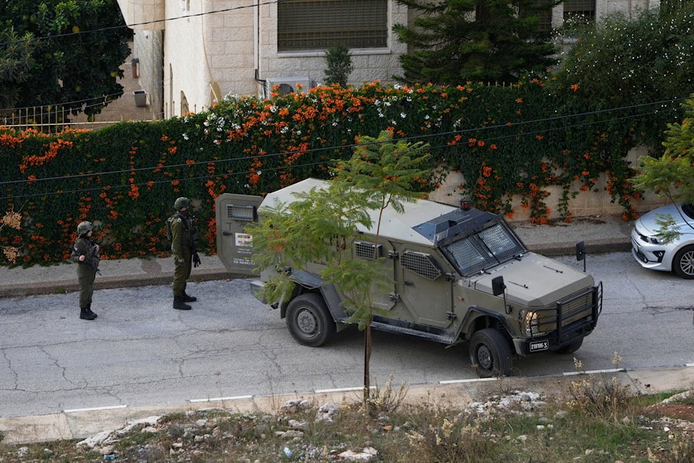 2 IOF troops injured in stabbing as 'Israel' escalates West Bank raids