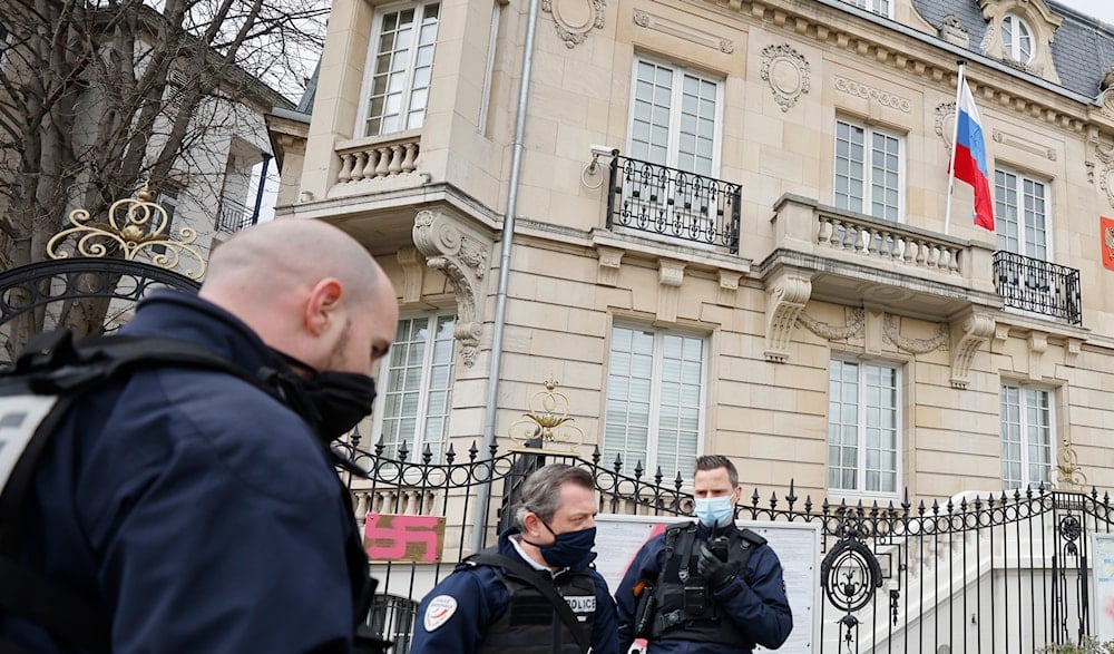 Explosive attack targets Russian Consulate in France