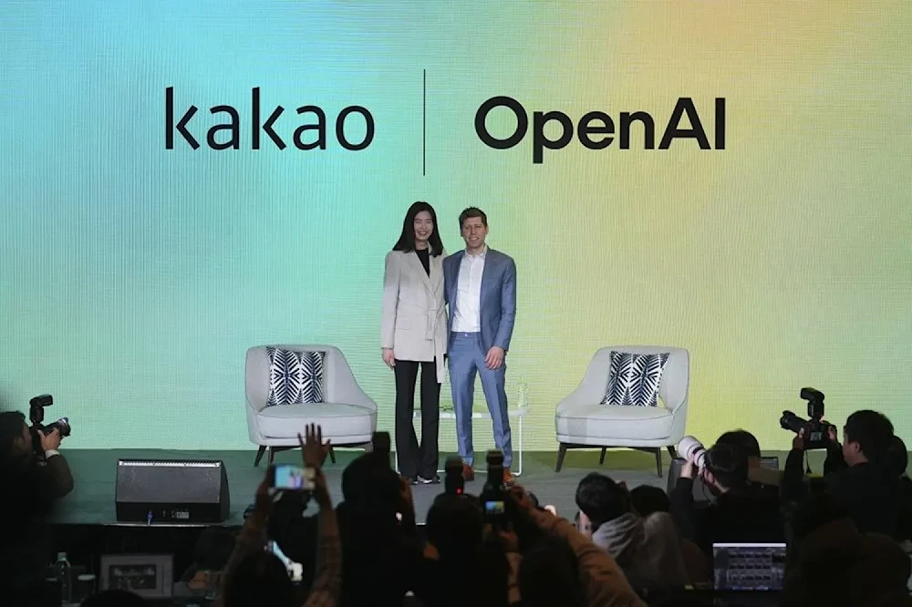 Open AI CEO Sam Altman, right, and Kakao CEO Shina Chung pose for the media at the Kakao media day in Seoul, South Korea, Tuesday, Feb. 4, 2025. (AP)