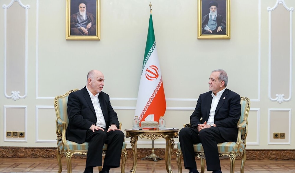 Iran's President Masoud Pezeshkian (right) meets chairman of Hamas' Shura Council Muhammad Ismail Darwish in Tehran on February 8, 2025. (IRNA)