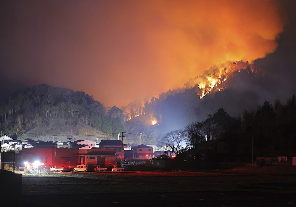 The forest fire as seen from the city of Ofunato, Iwate Perfecture, Japan, 27 February 2025 (@MeetOurWorld/ twitter)