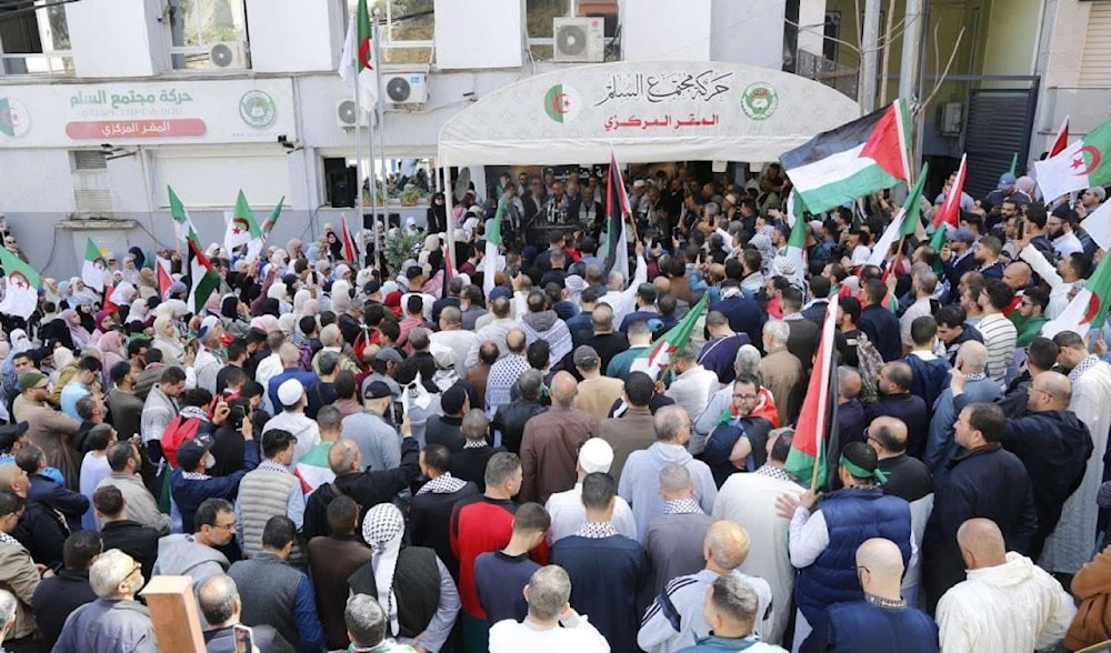 Hundreds of protesters gather outside the Movement of Society for Peace's center in the Algerian capital in support of Palestine and Gaza, April 4, 2025 (Social Media)