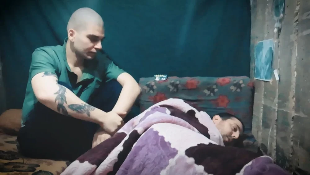 Israeli captives Prisoner 21 and Prisoner 22 in a video released by the al-Quds Brigades on May 10, 2025 (Military Media)