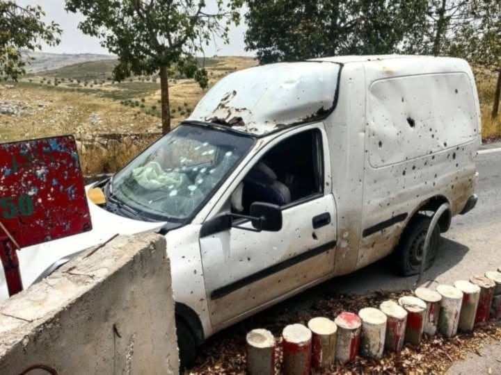 A civilian vehicle struck in southern Lebanon, at a Lebanese Army checkpoint between Beit Yahoun and Bint Jbeil, May 18, 2025 (Social media)