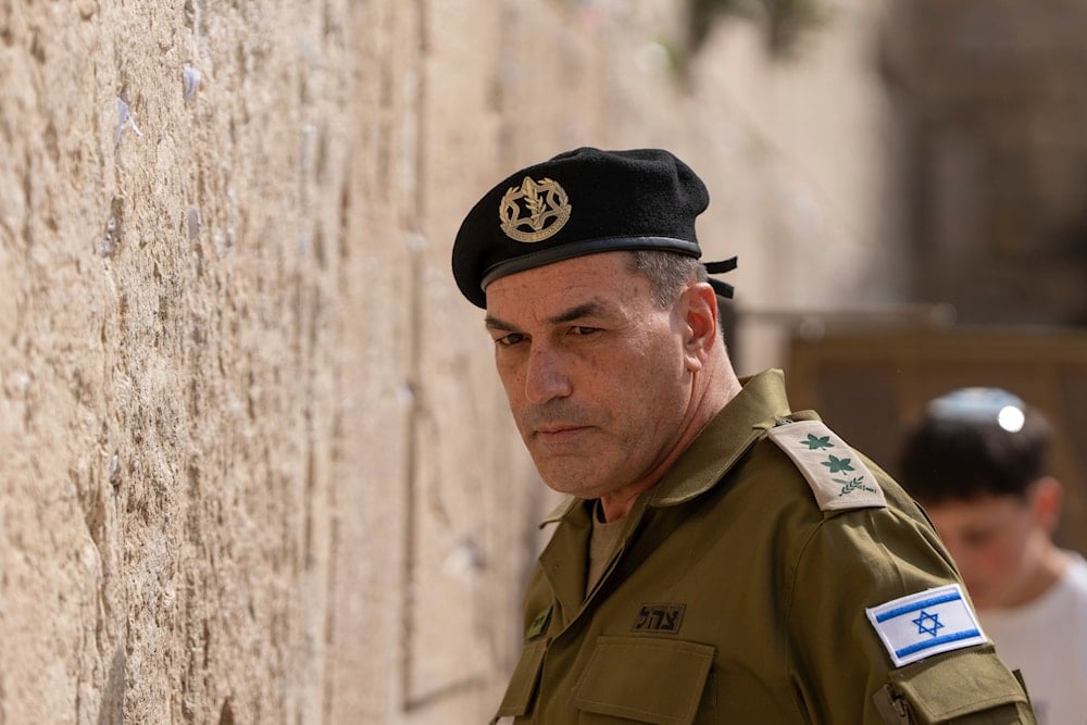 Israeli military chief of staff, Lt. Gen. Eyal Zamir places notes in the Western Wall, al-Quds, May 5, 2025 (AP)