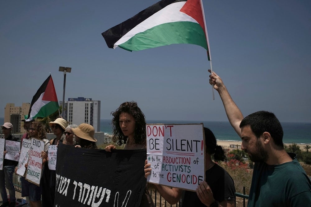 8 Gaza flotilla activists under Israeli detention, refuse deportation