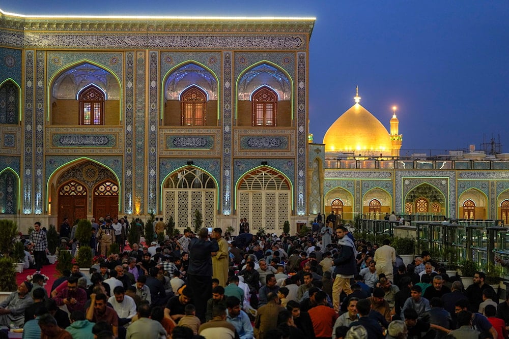 Najaf seminary students warn Trump against threatening Sayyed Khamenei