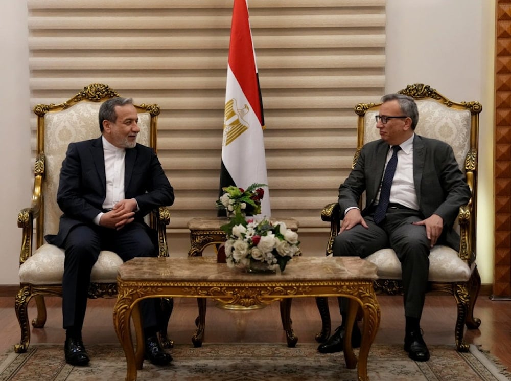  Seyed Abbas Araghchi, Deputy Foreign Minister of the Islamic Republic of Iran, arrived in Cairo on Sunday night for consultations with high-ranking Egyptian officials.