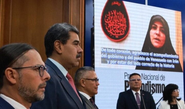 On National Journalist Day, the special Simón Bolívar Award was presented by the President of Venezuela to Sahar Emami and the martyrs of the Israeli attack on the IRIB building (Mehr News)
