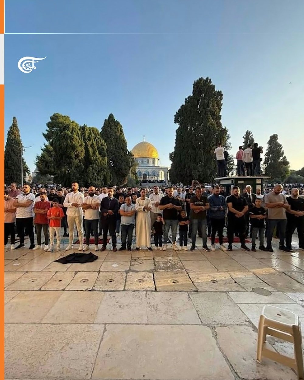 Thousands of worshipers perform Salat al-Eid in Al-Aqsa mosque 