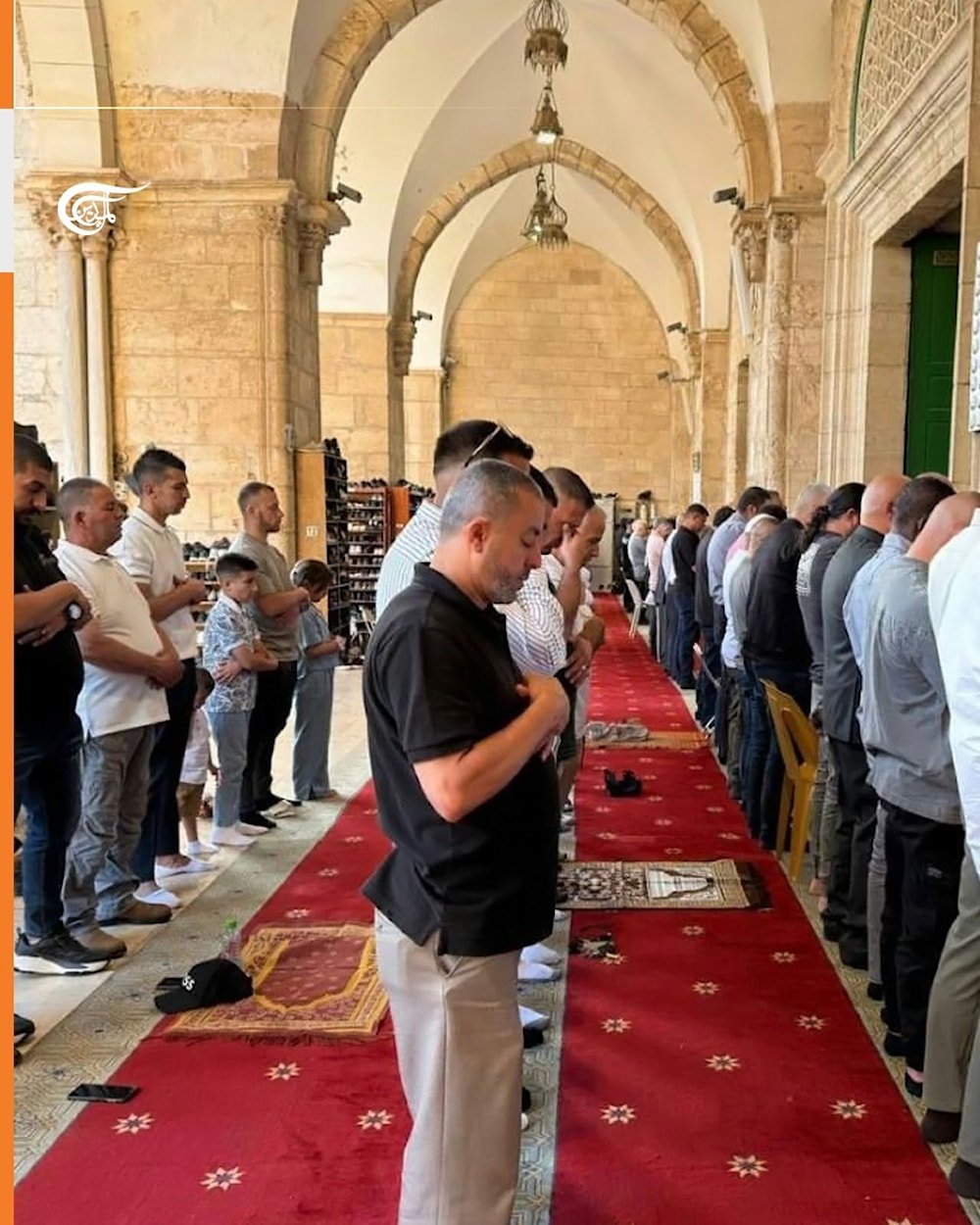 Thousands of worshipers perform Salat al-Eid in Al-Aqsa mosque 