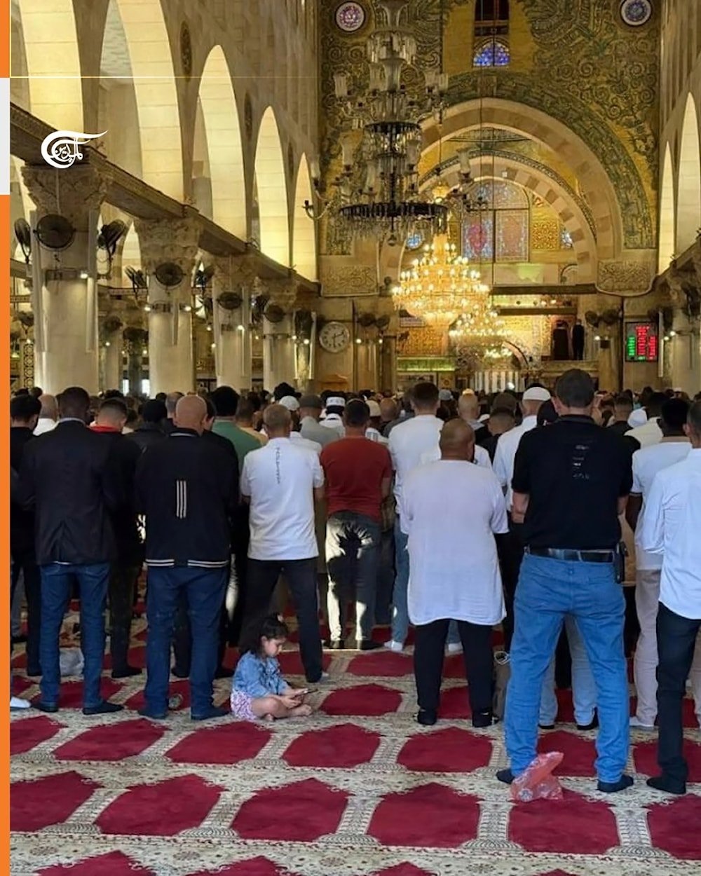 Thousands of worshipers perform Salat al-Eid in Al-Aqsa mosque 