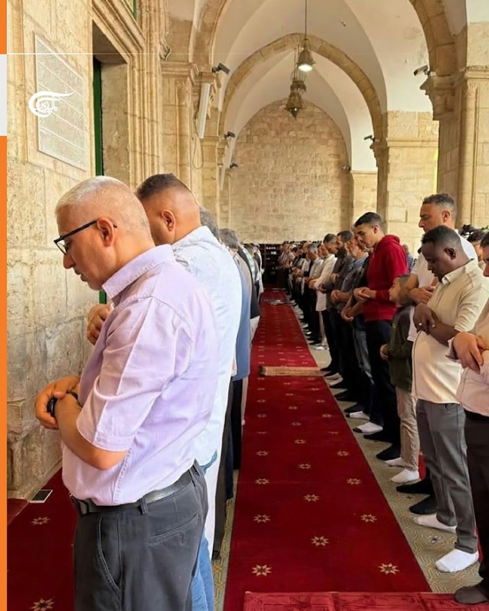 Thousands of worshipers perform Salat al-Eid in Al-Aqsa mosque 