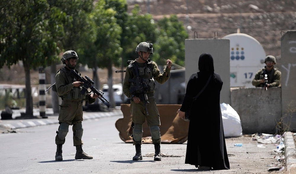 'Israel' seizes more land in al-Khalil for settler road