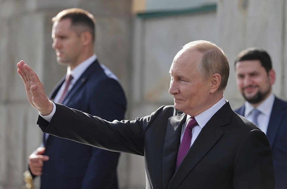 Russian President Vladimir Putin, front, bids farewell to United Arab Emirates President Sheikh Mohammed bin Zayed Al Nahyan following their meeting at the Kremlin in Moscow, Russia, Thursday, August 7, 2025 (Sputnik)