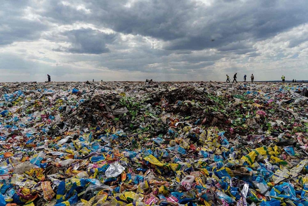 Recyclers scour the Richmond landfill site in Bulawayo, Zimbabwe for plastic material, photo undated. (AFP File Photo)