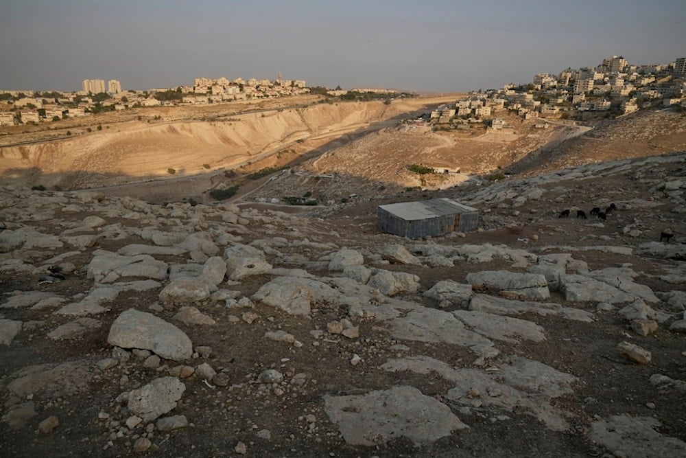 France calls on 'Israel' to halt its settlement expansion plan