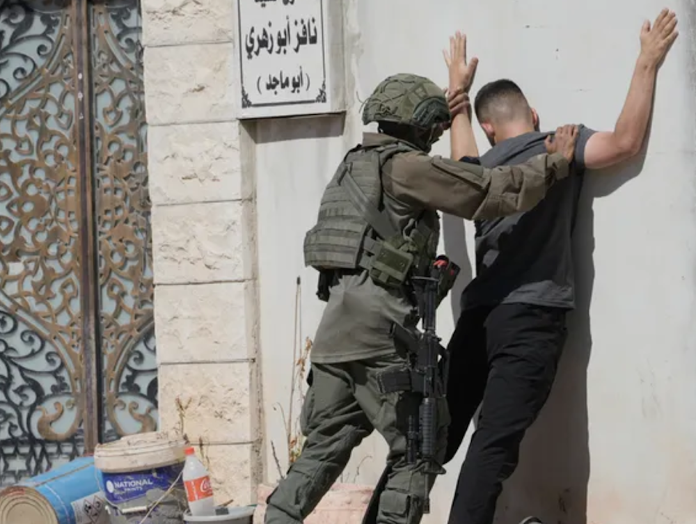 IOF launch a campaign of raids and arrests in West Bank
