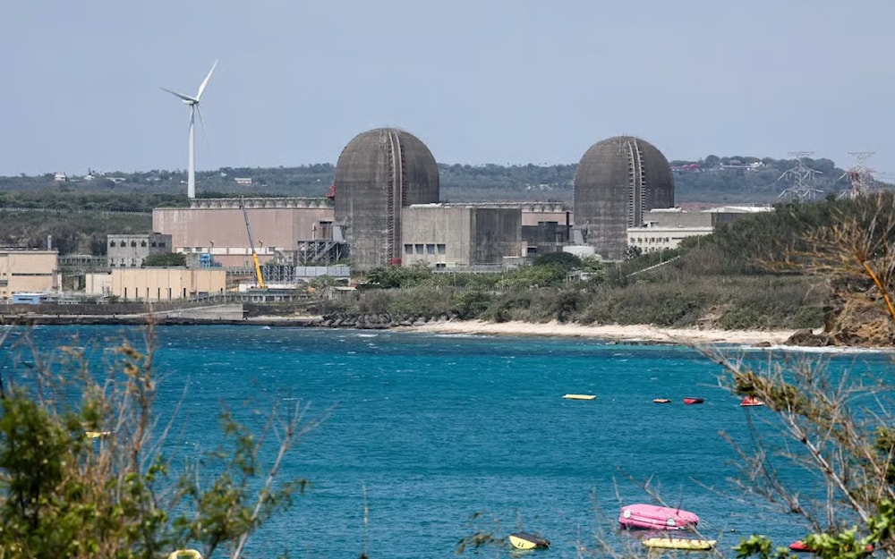 A general view of the Ma’anshan Nuclear Power Plant next to the beach in Pingtung, in Southern Taiwan, photo undated (AFP)
