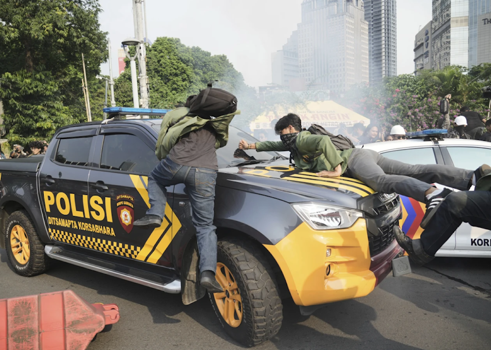 Indonesian President cancels China trip amid widening protests