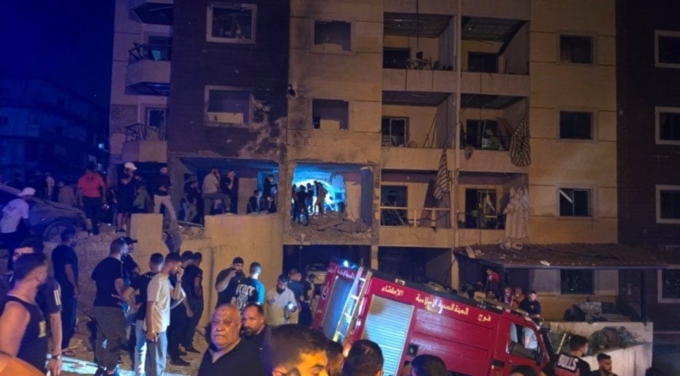 Israeli airstrike hits residential building west of Nabatieh, southern Lebanon. (Agencies)
